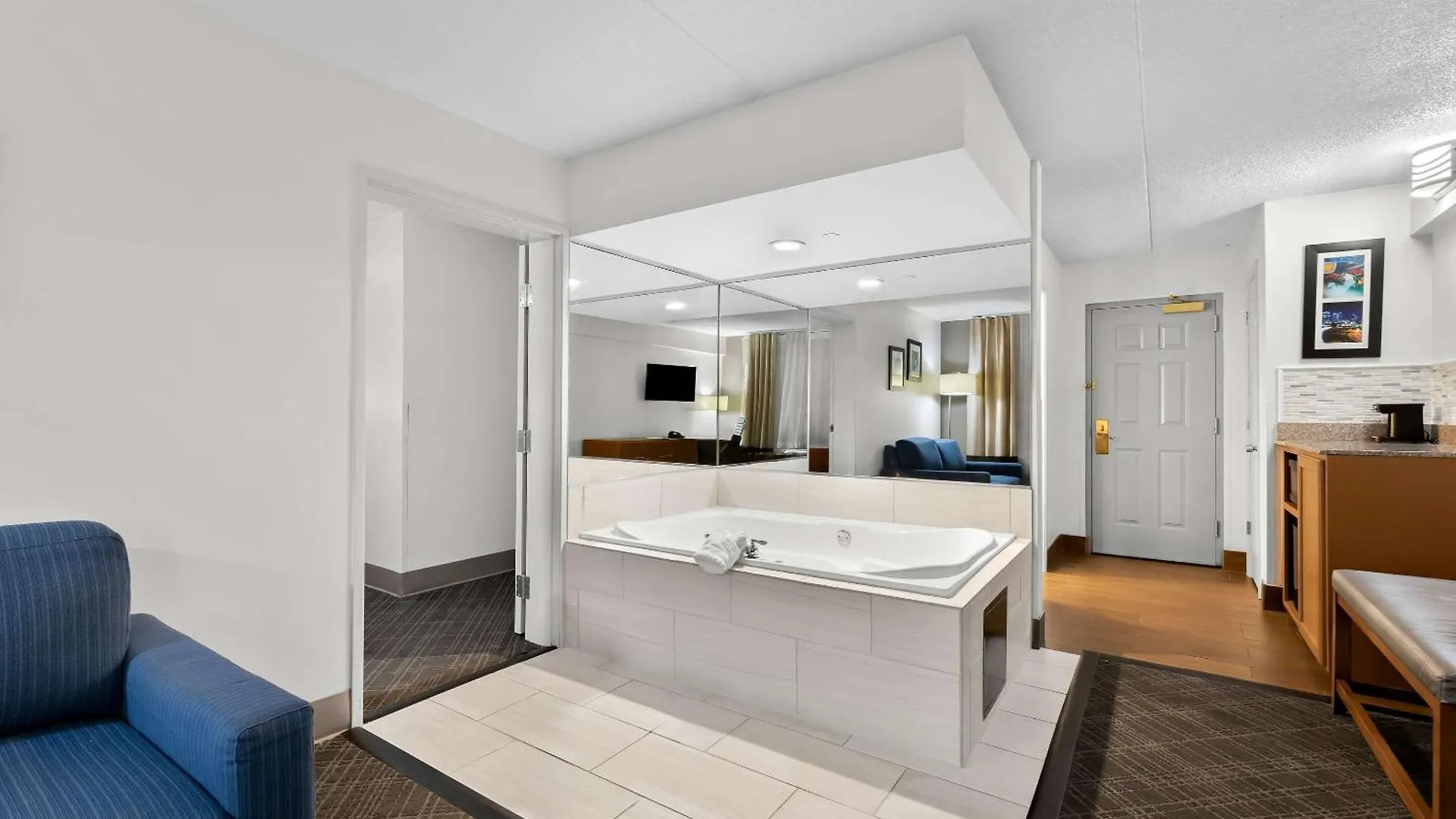 Comfort Inn & Suites Nashville Near Tanger Outlets I-24 Antioch 3*,