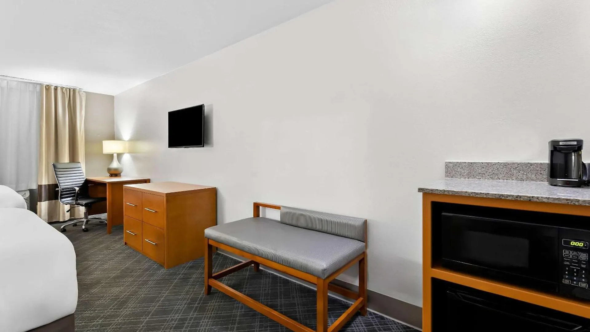 Comfort Inn & Suites Nashville Near Tanger Outlets I-24 Antioch 3*,  United States
